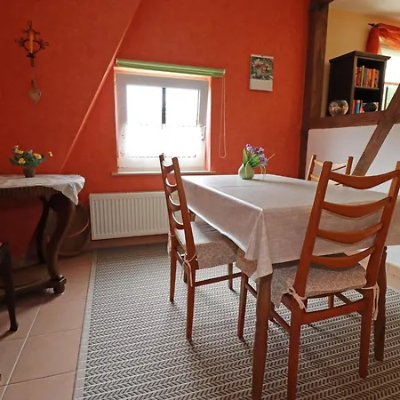 Bright Retreat In Apartment *