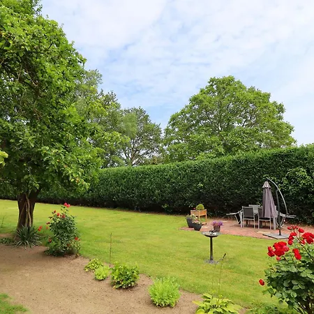 Bright Retreat In Apartment