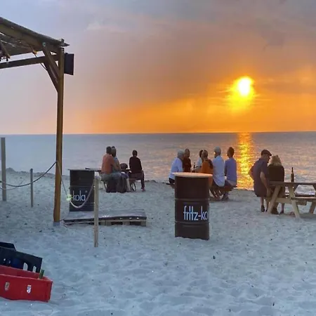 Bright Retreat In Apartment *